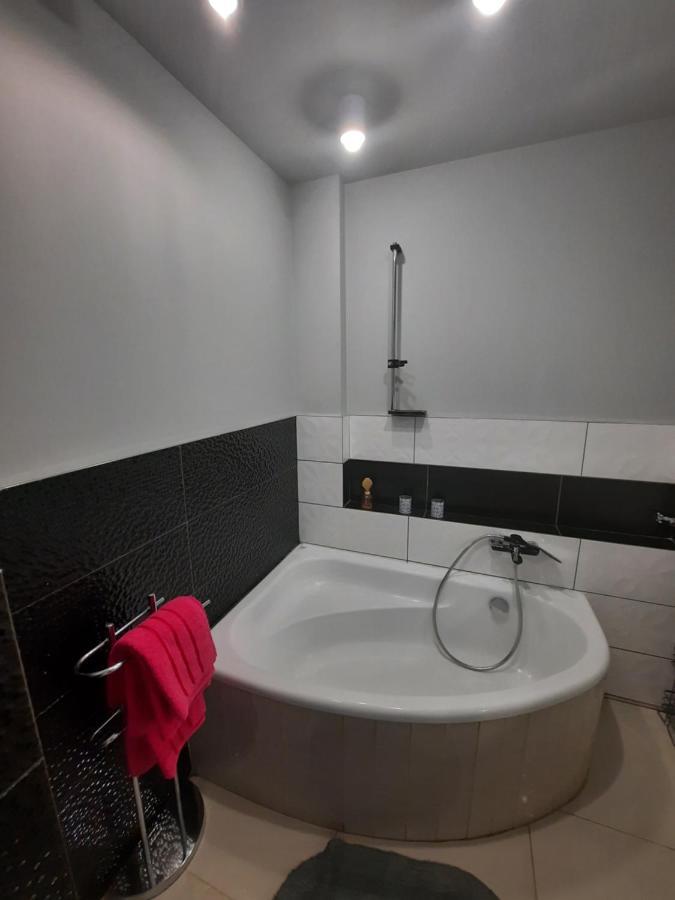 Apartament Zorzy Przy Instytucie Kardiologii Anin 바르샤바 외부 사진
